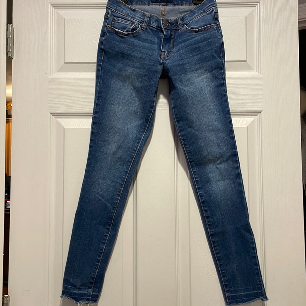 Skinny raw hem Aeropostale jeans